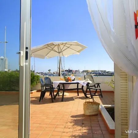 3 Wonders Apartment